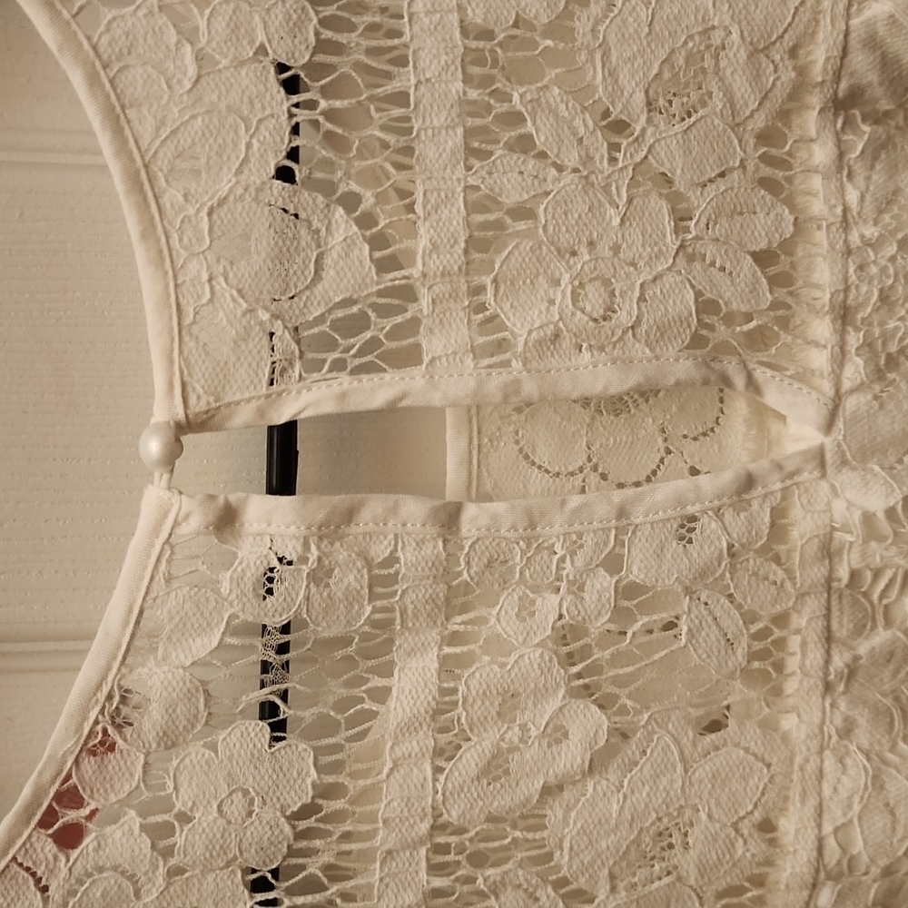 ⭐️Jj's Fairyland white lace dress size Medium - Picture 4 of 5